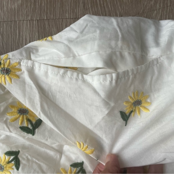 NWT FOREVER 21 dress with pockets. Tie back straps and square cut neck line - Picture 8 of 9